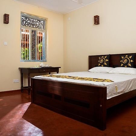The Lavinia House Hotel Dehiwala-Mount Lavinia Buitenkant foto